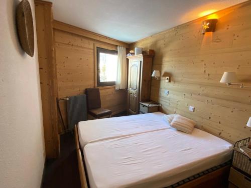 Säng eller sängar i ett rum på Appartement Montgenèvre, 2 pièces, 6 personnes - FR-1-445-162