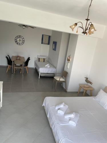 Φωτογραφία από το άλμπουμ του Isidoros Apartments σε Galanádhon
