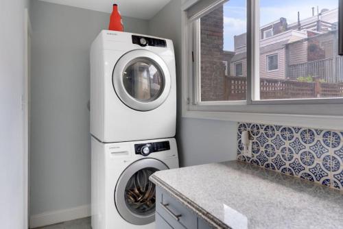 Φωτογραφία από το άλμπουμ του Stylish Rowhome-Fishtown-Near Shops στη Φιλαδέλφεια