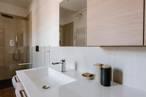 A bathroom at Hillside In