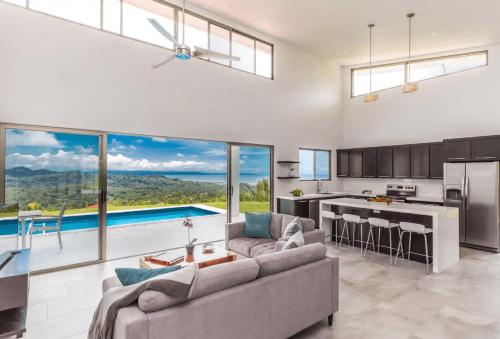 Casa Arcoiris Y Sonrisa Ocean View Ojochal