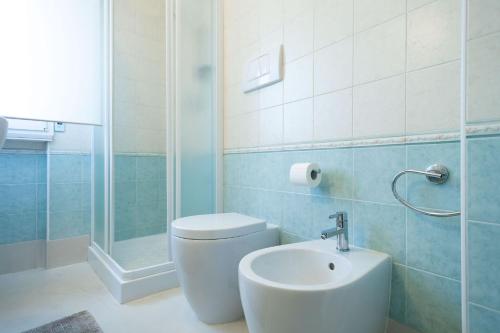 Bilik mandi di Residenza Alma