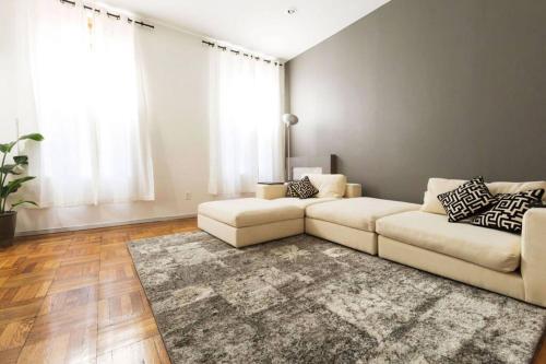 Χώρος καθιστικού στο Union Square - Four Bedroom Condo-Hotel Suite