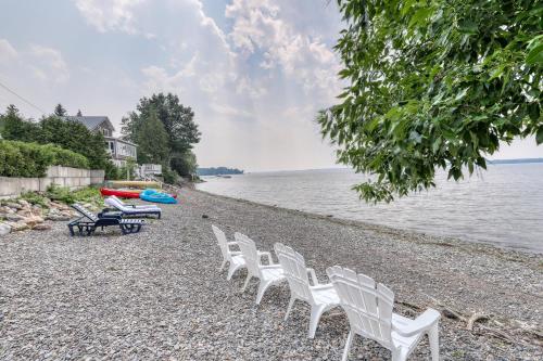 Een strand bij of vlak bij het vakantiehuis