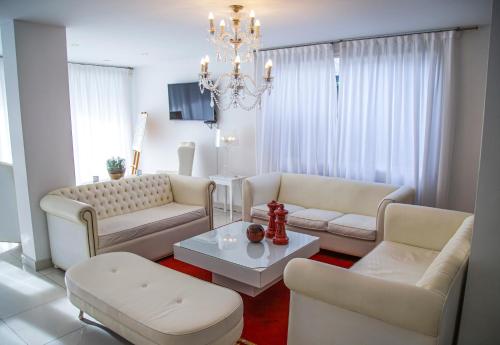 Galeriebild der Unterkunft Sorrento Hotel Boutique in Trenque Lauquen