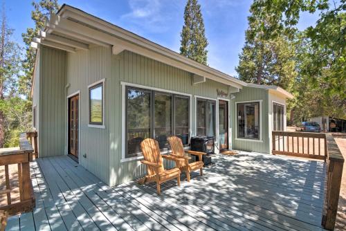 Lovely Yosemite Area Home with Hilltop Mtn View