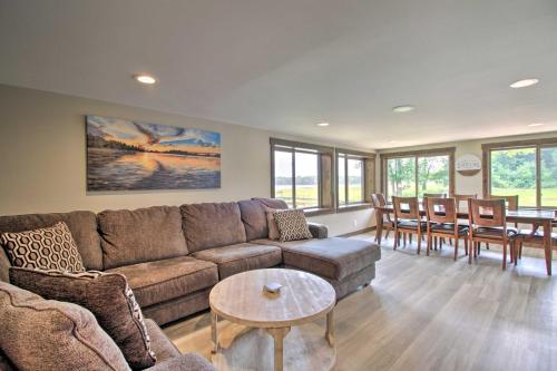 Edgewater Escape with Boat Launch and Deck! – Photos 3