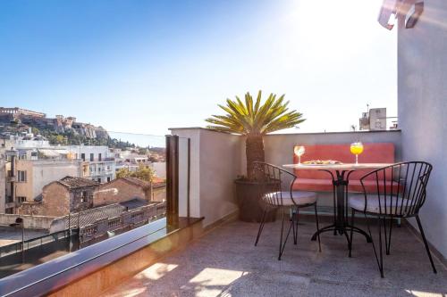 Un balcon sau o terasă la Athens Ivy Suites