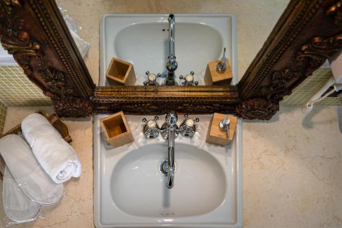 Ένα μπάνιο στο Villa Megna - Green Paradise B&B