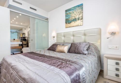 Posteľ alebo postele v izbe v ubytovaní New Luxury 3-bedroom Seaview Apt