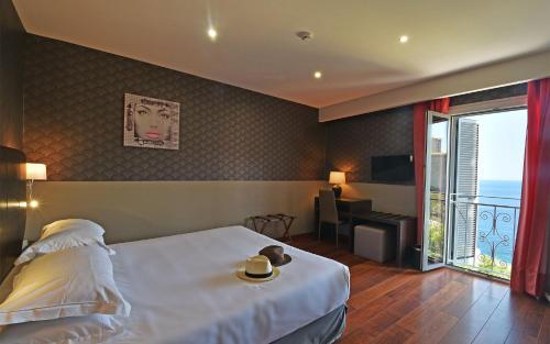 Foto dalla galleria di Hotel Restaurant Christophe Colomb a Calvi