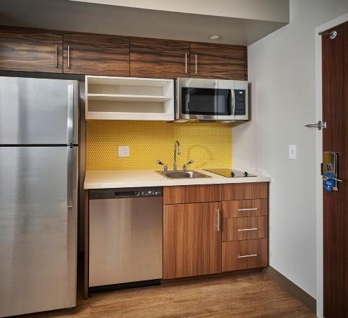 Dapur atau dapur kecil di MainStay Suites Carlisle - Harrisburg