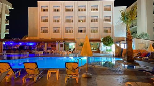 Πισίνα στο ή κοντά στο Oya Family Suites