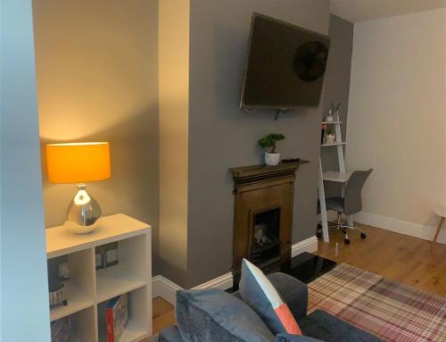 Televisyen dan/atau pusat hiburan di Gateshead Serviced Apartment Ideal for Contractors and Vacationing