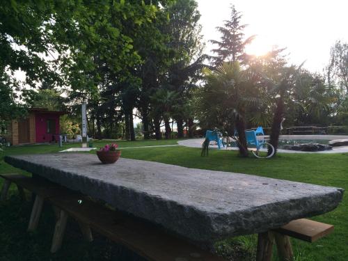 Taman di luar Albaluce Village Viverone