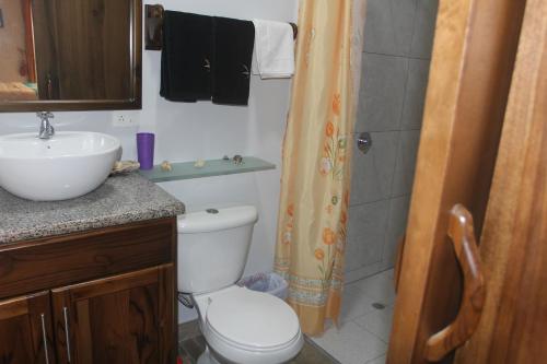 Φωτογραφία από το άλμπουμ του El Ocaso oceanfront apartment σε Canoa