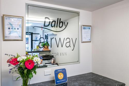 Lobi atau kawasan kaunter penerimaan di Dalby Fairway Motor Inn