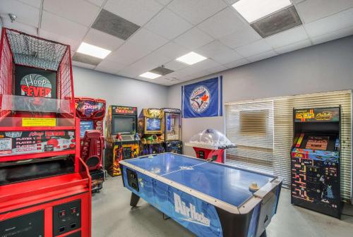 Η αίθουσα παιχνιδιών του Clarion Inn & Suites Central Clearwater Beach