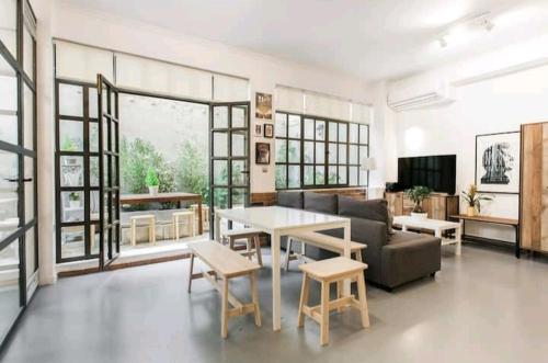 Fashionable Base in Central Athens in the Old Tailor Factory