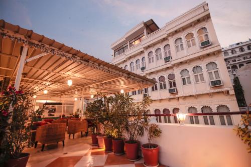 Bangunan di mana terletaknya hotel