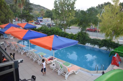 Selinus Beach Club Hotelの敷地内または近くにあるプール