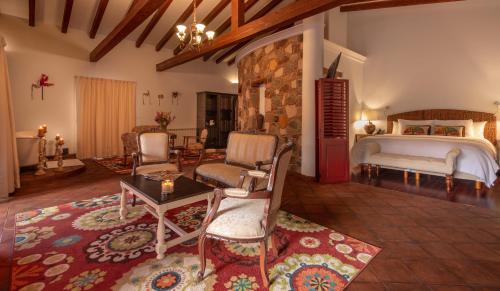 Gallery image of Hotel Boutique Casa Colorada in P&aacute;tzcuaro