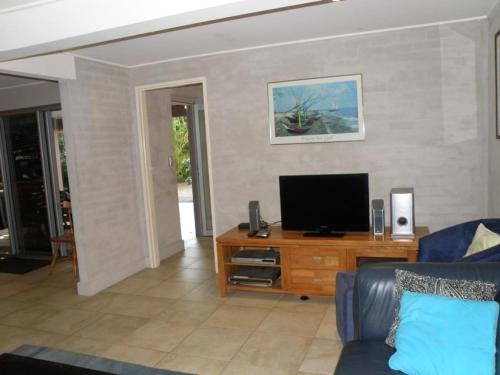 Μια τηλεόραση ή/και κέντρο ψυχαγωγίας στο Bunya Seaside