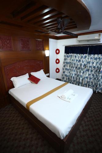 Foto dalla galleria di Friends Cruise, Nightstay Houseboat-VACCINATED STAFF a Alleppey