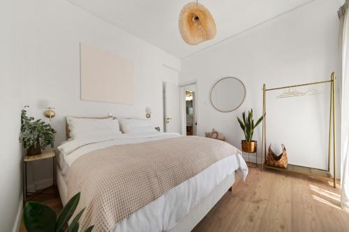 Postel nebo postele na pokoji v ubytování Luxurious Apartment with Big Sea View Terrace - Central Location