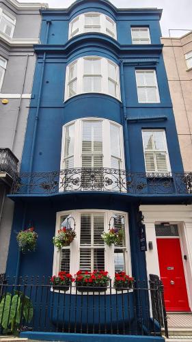 Red Brighton Blue photo 6