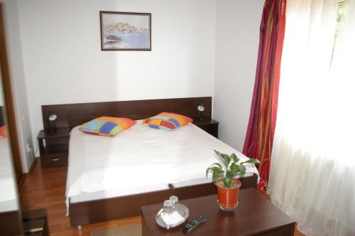 バイレ・ヘルクラネにあるPensiunea La Dolce Vitaのギャラリーの写真