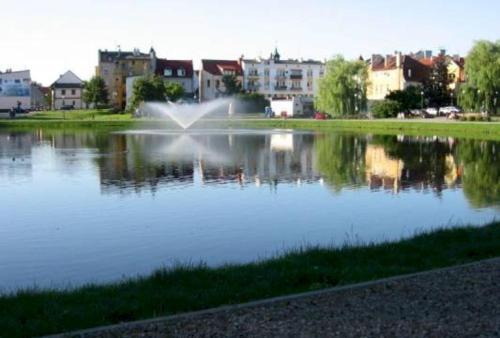 Výhled na řeku, která protéká v blízkosti apartmánu