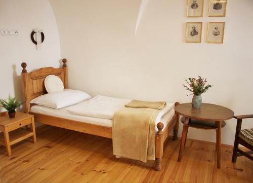 Postel nebo postele na pokoji v ubytování Apartmány Domestika