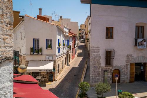 an overhead view of an alley with buildings at DOMUS AMABILIS - ESPAI GAETA in Sagunto