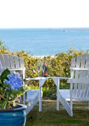 Victor Apartments picture