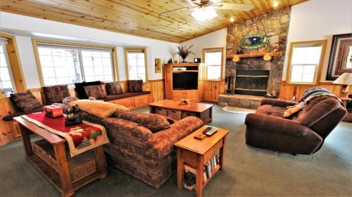 Owl`s Nest, Big Bear Lake, Statele Unite ale Americii