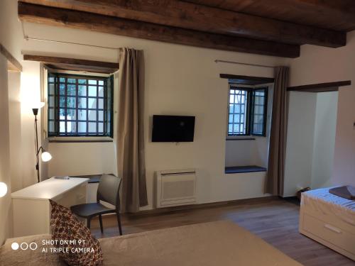 Televisor o centre d'entreteniment de Celeste Costiera