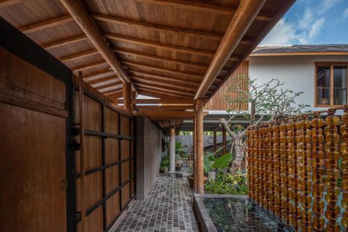 Bangunan di mana terletaknya aparthotel ini
