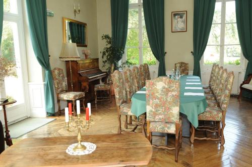 Gallery image of Chateau De Chicamour in Sury-aux-Bois
