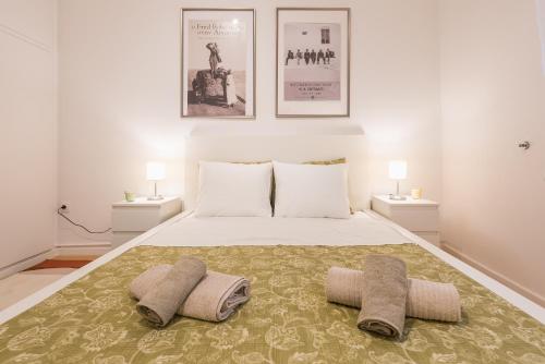 Apartment at Megaro Mousikis st semi basement 1bed 2 pers by MPS