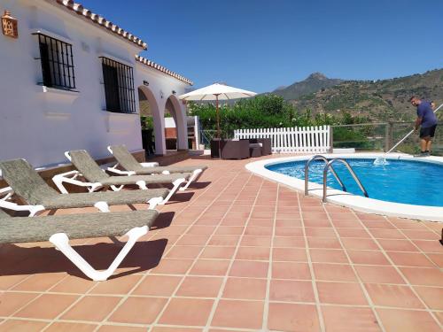 Casa rural Torrox Málaga con piscina y barbacoa privada ...