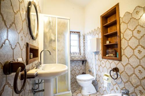 A bathroom at Casa Lampo
