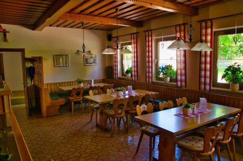 Restaurant o un lloc per menjar a Hotel Gasthof Altmann