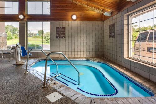 Πισίνα στο ή κοντά στο Comfort Inn Griswold