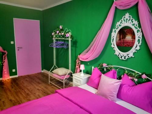 Afbeelding uit fotogalerij van Lighane's Studio with Sailor Moon Room in Neurenberg