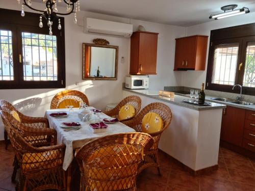 Beautiful Villa swimming pool close to Granada, Cónchar ...