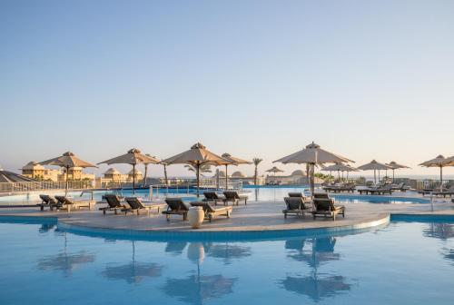 Piscine de l'établissement Serenity Alpha Beach - Ex Serenity Makadi Beach ou située à proximité