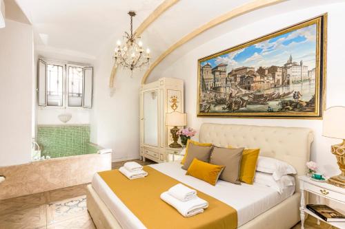 1 dormitorio con 1 cama grande y bañera en St.Peter's Mirror - Romantic View, en Roma