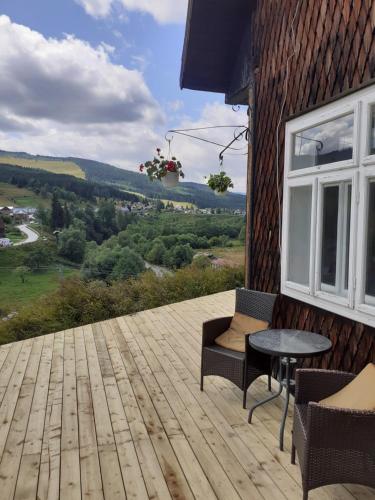 Gallery image of La Malu' Bistritei - Cabana de pe Stanca in Cîrlibaba Nouă