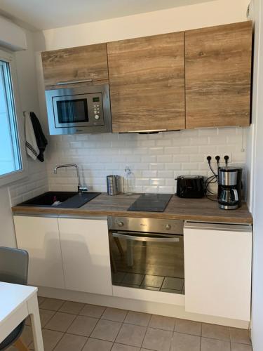 Photo de la galerie de l'établissement Beautiful studio located south of Paris, à Bourg-la-Reine